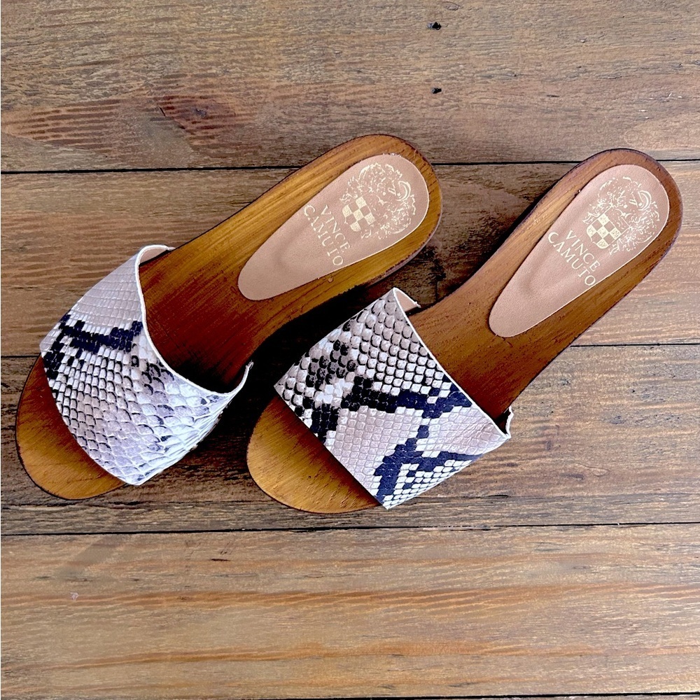VINCE CAMUTO Wood platform neutral snakeskin slide sandals with gold-tone studs